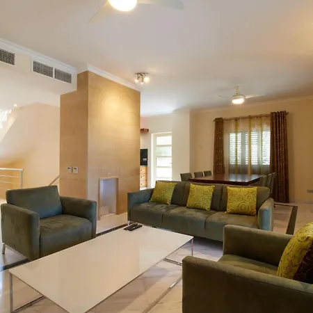 Amorosa Beach 6 Villa *