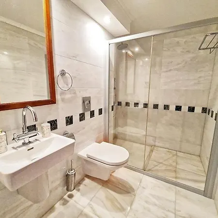 Amorosa Beach 6 Villa