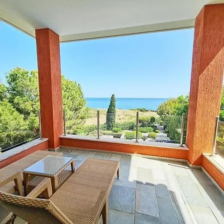 Amorosa Beach 6 Villa